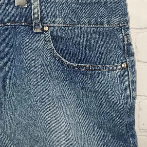 TOMMY HILFIGER JEAN SHORTS WOMENS PLUS SIZE 20 MID RISE 7" - Picture 4 of 11